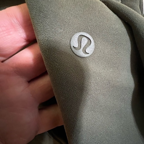 W2. Lululemon Pants On the Fly Crop *Woven 23" Dark Olive - Picture 7 of 14